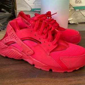USED Nike Huarache’s size 7y